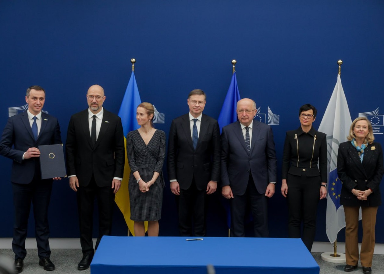 Україна приєдналася до космічних і медичних програм ЄС