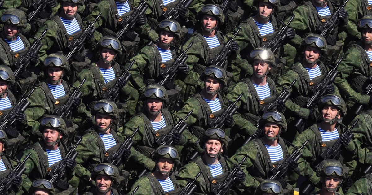 Російська влада починає скасовувати паради до 9 травня – бояться ударів ЗСУ