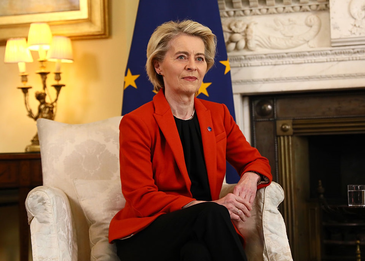 Фон дер Ляєн відзначили премією Карла Великого