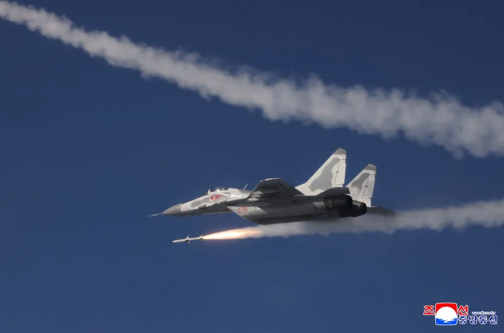 У КНДР створили копію американської ракети AIM-120. Її вже відстріляли з МиГ-29