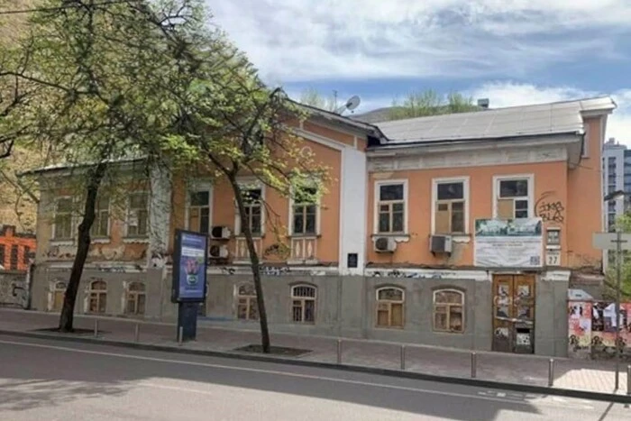 Прокуратура вимагає привести до належного стану пам’ятку «Будинок з хлібною лавкою»
