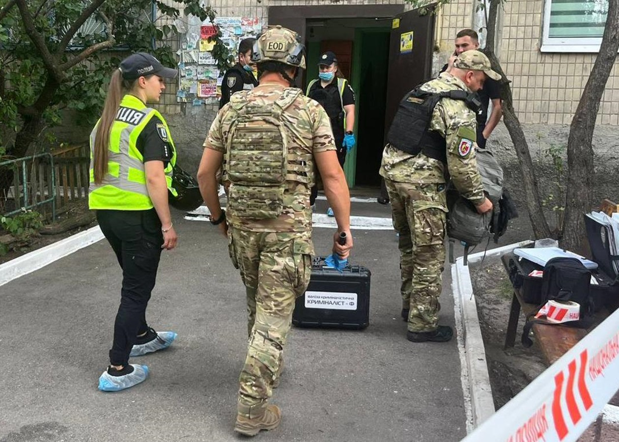 У Києві стався вибух гранати в квартирі, є загиблі