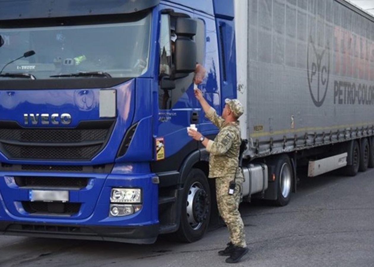 Україна обмежила ввезення товарів із Угорщини через спалах блутангу