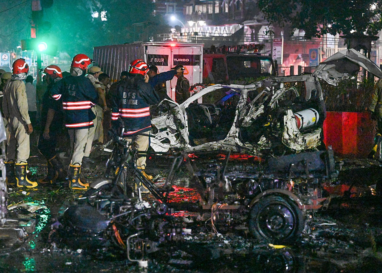 В Індії біля історичної пам'ятки вибухнуло авто: багато загиблих