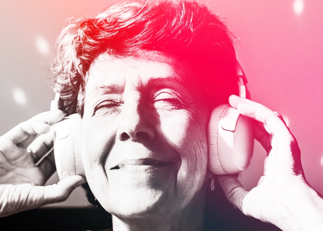 Прослуховування музики може знизити ризик деменції майже на 40% - вчені