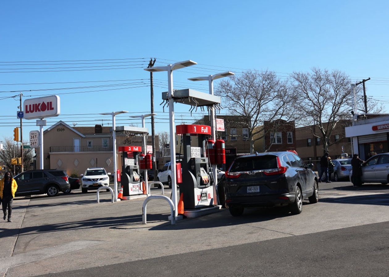 В США Лукойл змушений працювати лише з дрібними банками – ЗМІ