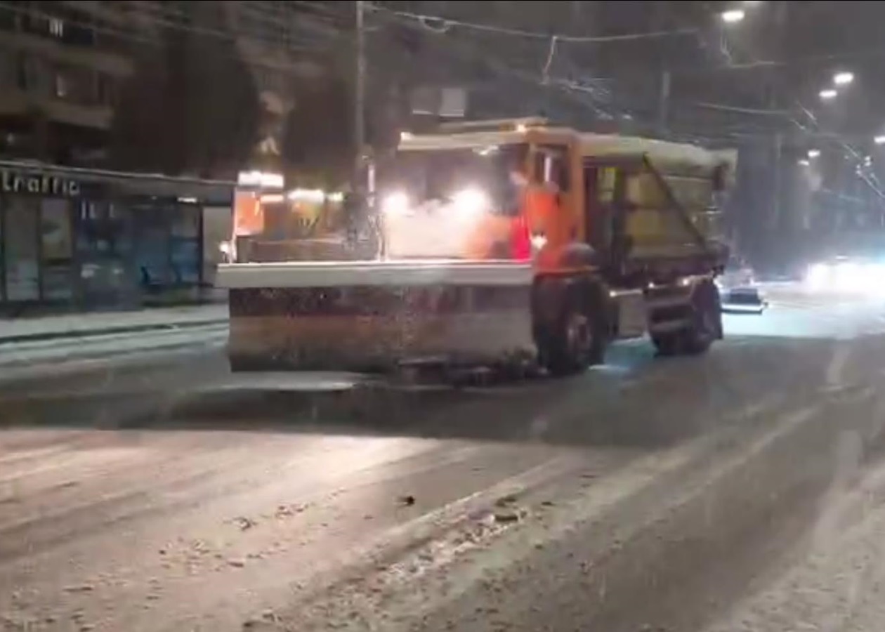 У Києві хуртовина: на дороги виїхали понад сто одиниць спецтехніки