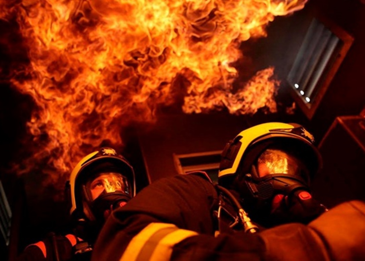 У Києві чутно потужні вибухи, РФ атакує балістикою