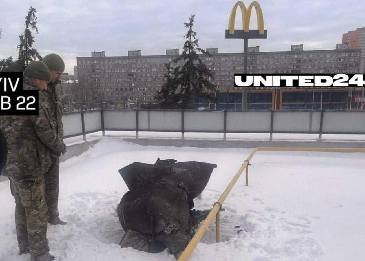 У Києві на даху McDonald's знайшли уламок Іскандера