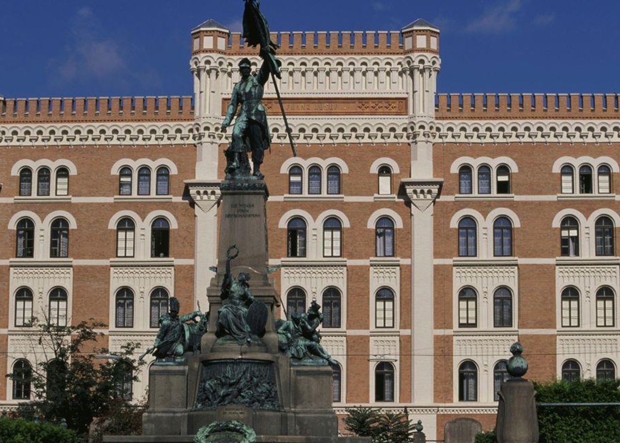 Австрія закрила небо для військових літаків США