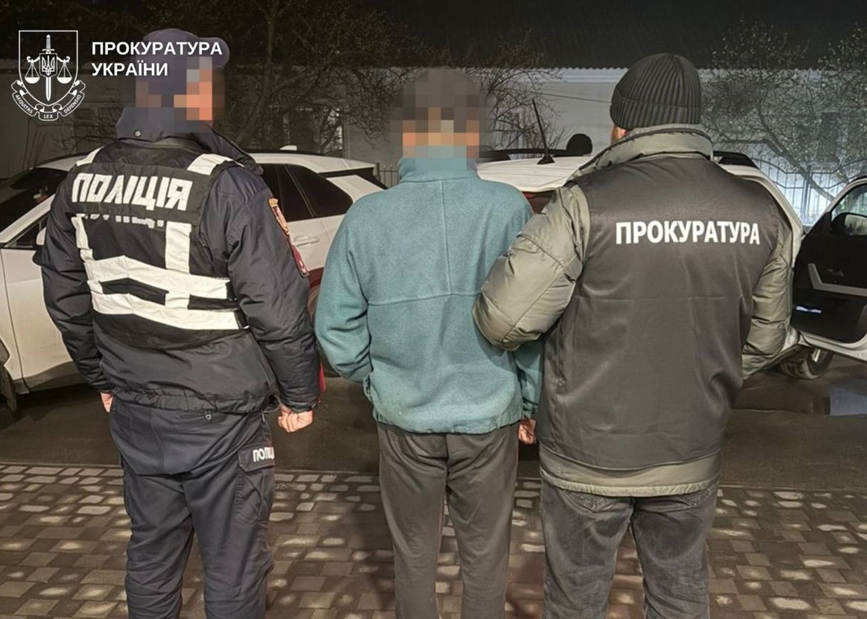 На Хмельниччині вітчима підозрюють у зґвалтуванні малолітньої падчерки