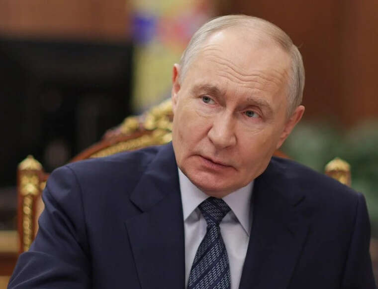 Путін заявив, що дітям треба розповідати, як косатки їдять білих ведмедів, щоб вони зрозуміли, навіщо триває війна в Україні